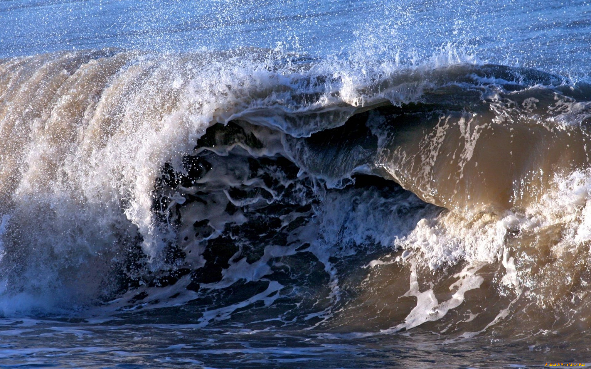 Разъяренные волны. Море, волны. Огромные волны в океане. Море шторм. Волны шторм.